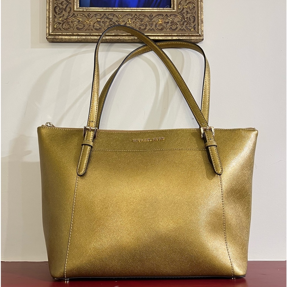 MICHAEL KORS  large tote .